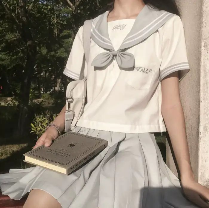 纯白